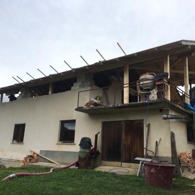 2.11.23 Haus Mit Uberdachter Garage